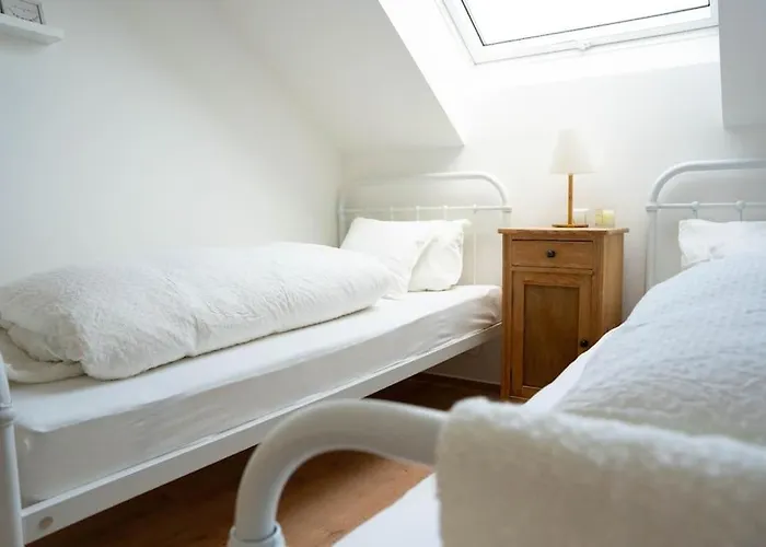 Schlaf-scheune Auf Islandpferdehof Im Gruenen *